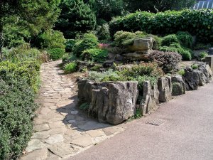 5-1-09-1 - Coombe Wood Entrance to Path 1640e