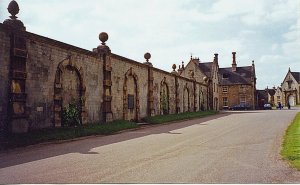 5-10-24-02 - Welbeck Garden Wall