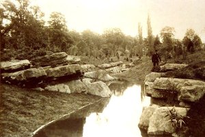 5-10-27-3 - Aldenham AR - Lord A on Rocks 1