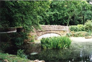 5-10-27-5 - Aldenham Large Bridge