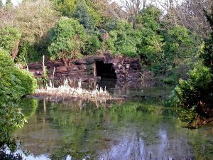 4-2-8-01 - Ross Hall - Rosshall Boathouse IFraser