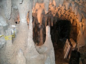 5-10-28-4 - Malvern - Tunnel IMGP0035_edited