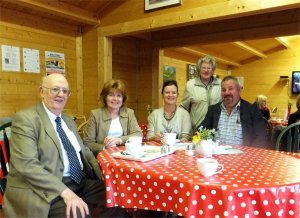 131108 - Dewstow - Tea with John, Lisa and Margaret