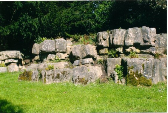 161208-worth-park-rockery-m-clark