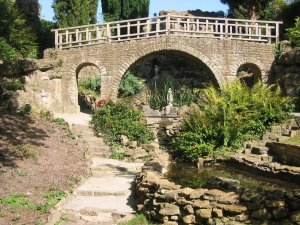 1-5-25-1 - Merrow Grange Dellwood Garden