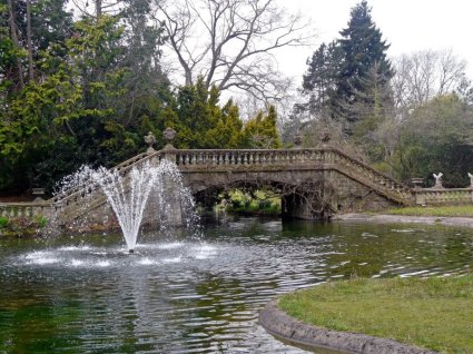1-5-29-1 - Heatherden - Bridge and Fountain