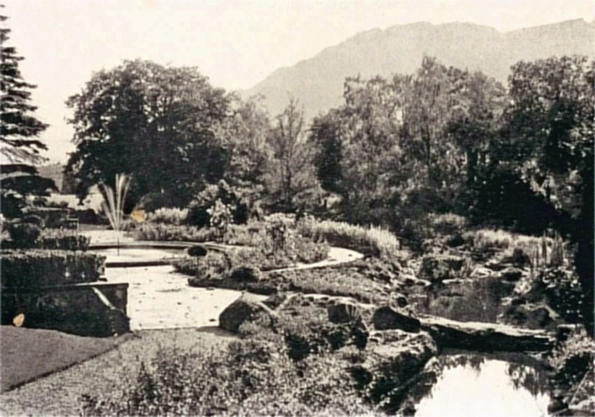 5-1-52-3 - Dunira Mawson - Stream