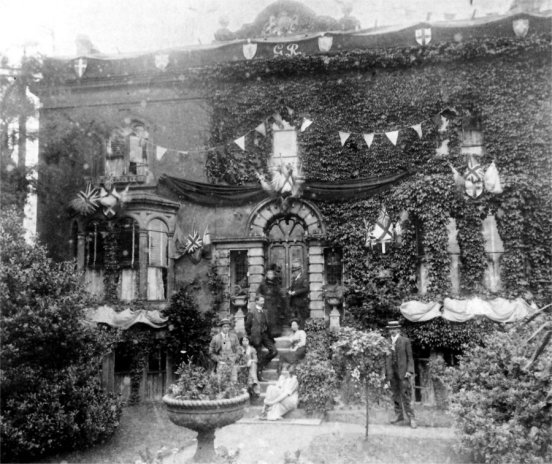 160200 - Pulham House and Family 1910 - Caroline Staines IMG_5303b