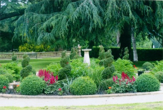 160709 - Worth Park Dutch Garden - M Clark